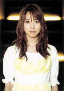 戸田恵梨香：ベリーショートに大胆イメチェン後初表紙　「美的」に登場　メークや私服にも「いろいろな変化」と語る