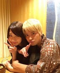 《隣で電子タバコをスパスパ》元AKB48柏木由紀「人気芸人の彼氏」と居酒屋デート「会計はゆきりんがしていました」