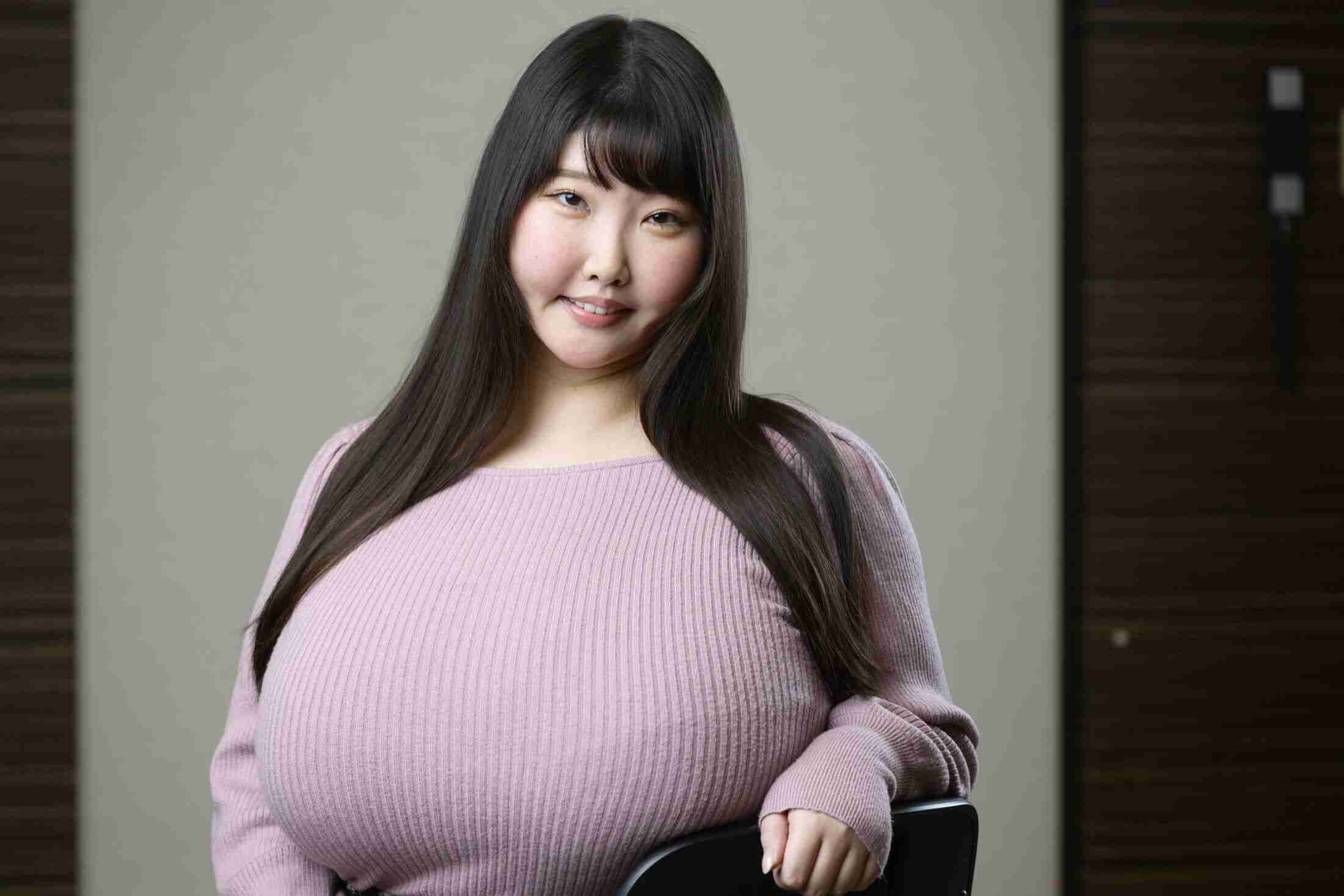 「山形の公務員」がセクシー女優になったワケ。“セクハラ職場”と“家族の束縛”で「生きてることに絶望してました」