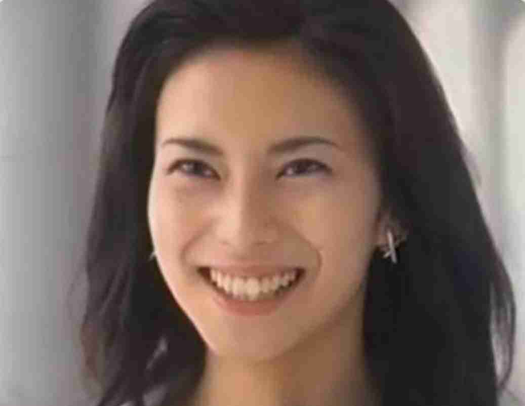 「私が知ってる柴咲コウではない」〝激変〟43歳女優〝お忍び〟顔面アップ写真が大反響「素顔??」「顔違うから分からなかった」「万博行ったんですね!!」
