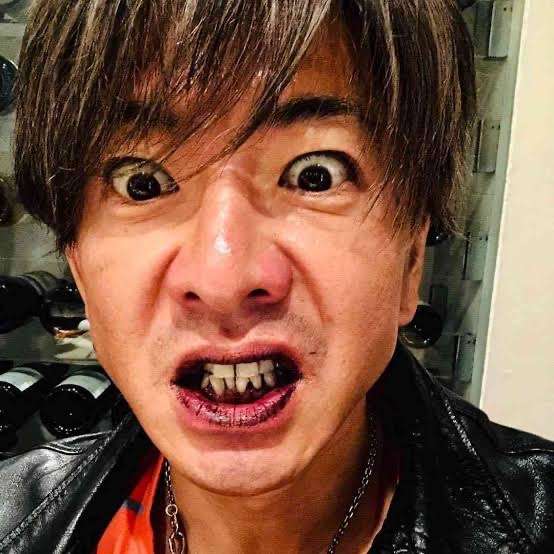 木村拓哉『教場』復活にCM急増“絶好調”を示す「イケイケ私服」…ド派手Tシャツと「200万円超の海外高級時計」