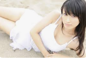 「美人すぎる市議」藤川優里氏45歳、変わらぬ美しさ手でハートを 初当選から18年...八戸市議会初の女性議長に