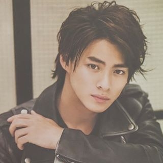 Number_i平野紫耀、自身の巨大広告に照れ笑い「芸能人だなって思います」 岸優太&自身の“ピュア”エピソード披露