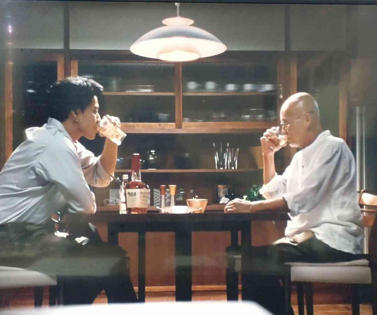 激レアショット！　山田優＆小栗旬夫妻が『シンデレラ』女優リリー・ジェームズのインスタに登場
