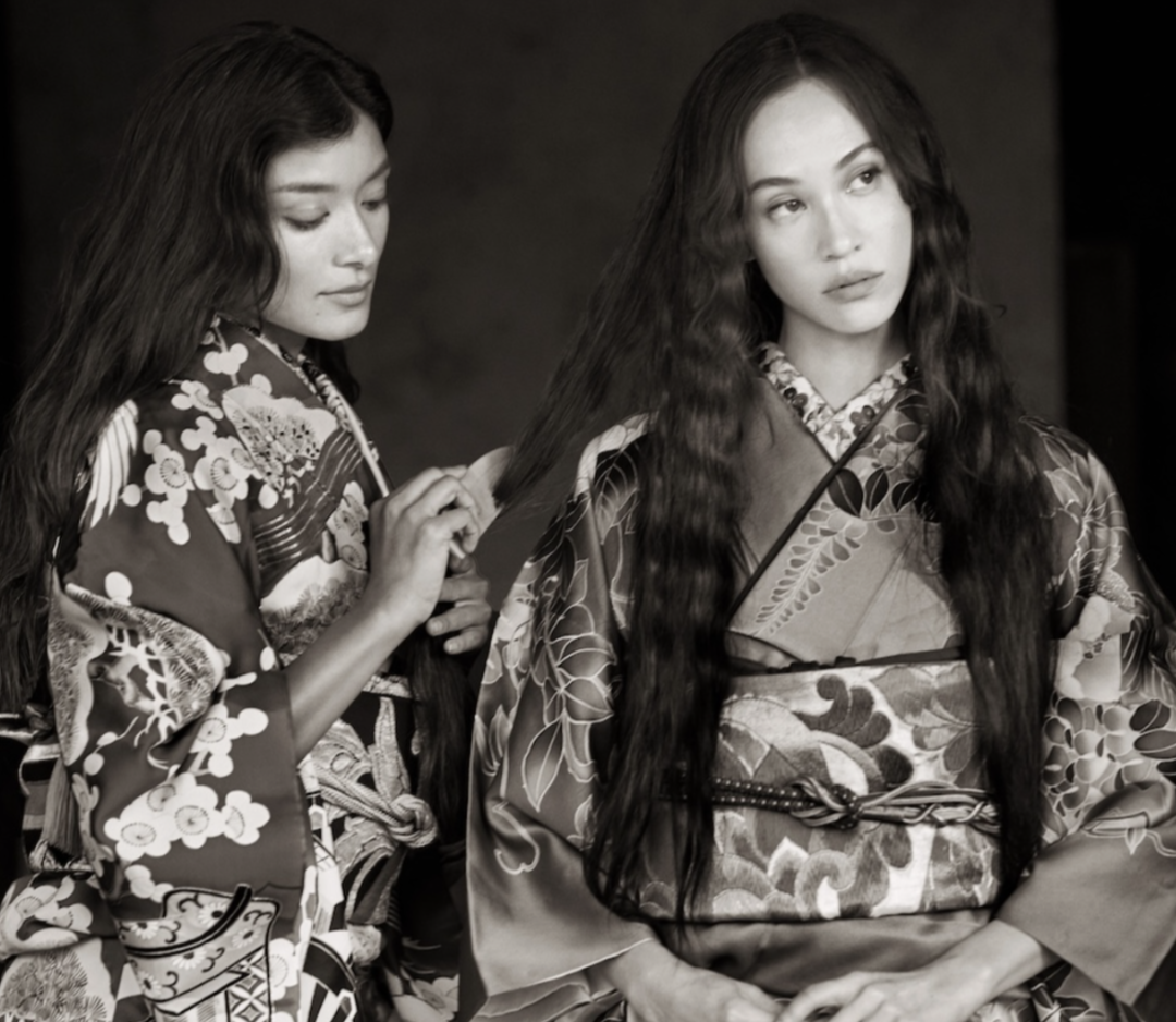 ローラ“裸足で田植え論争”に強烈反論？　畑の上で取った“衝撃行動”で示す強い意思とは