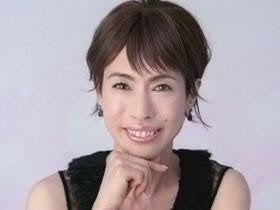 ショートヘアの襟足の髪が浮く😮‍💨