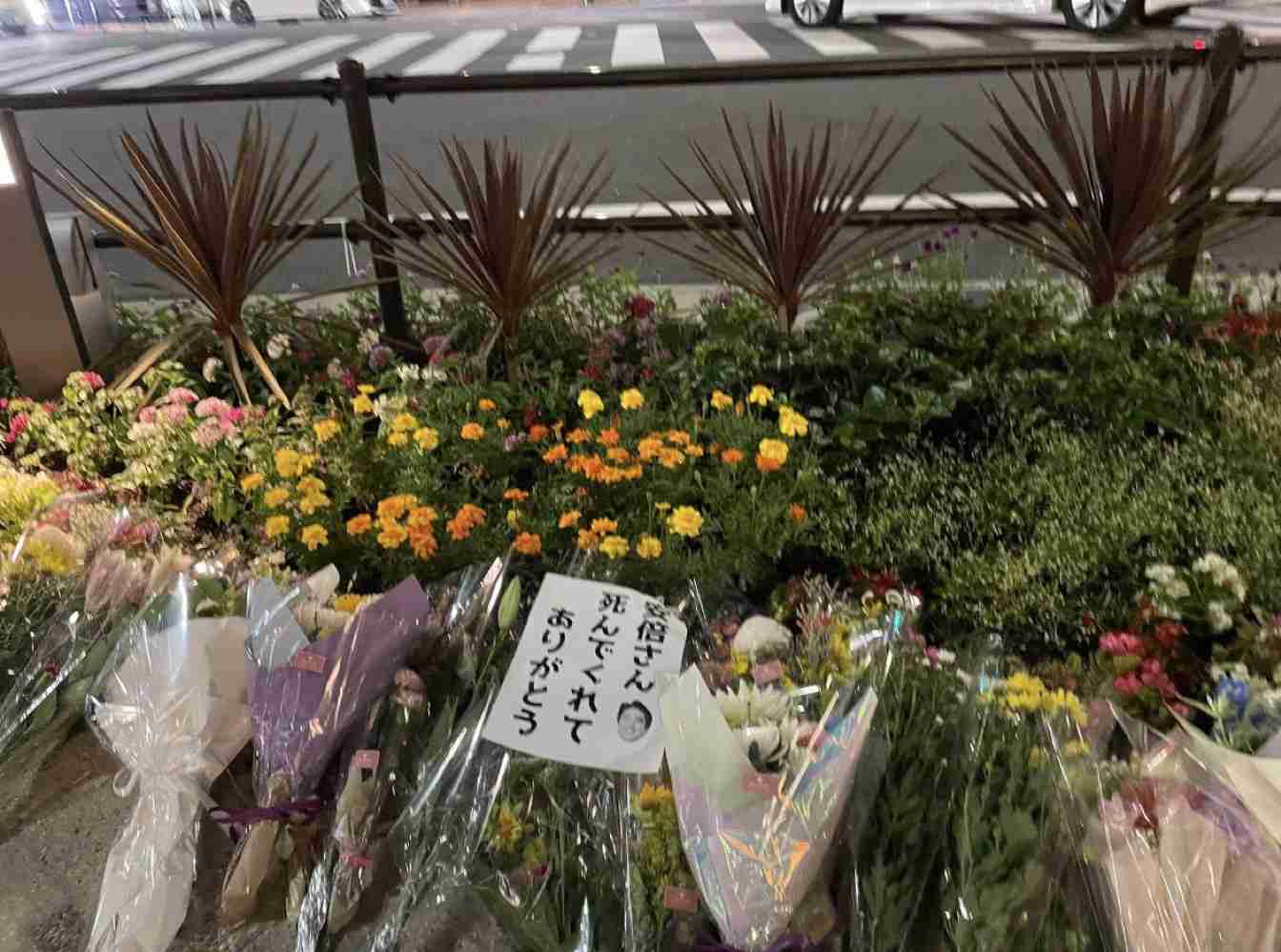 安倍晋三元首相の顕彰碑に黒い塗料で落書き　除幕式からまだ1週間…大阪護国神社