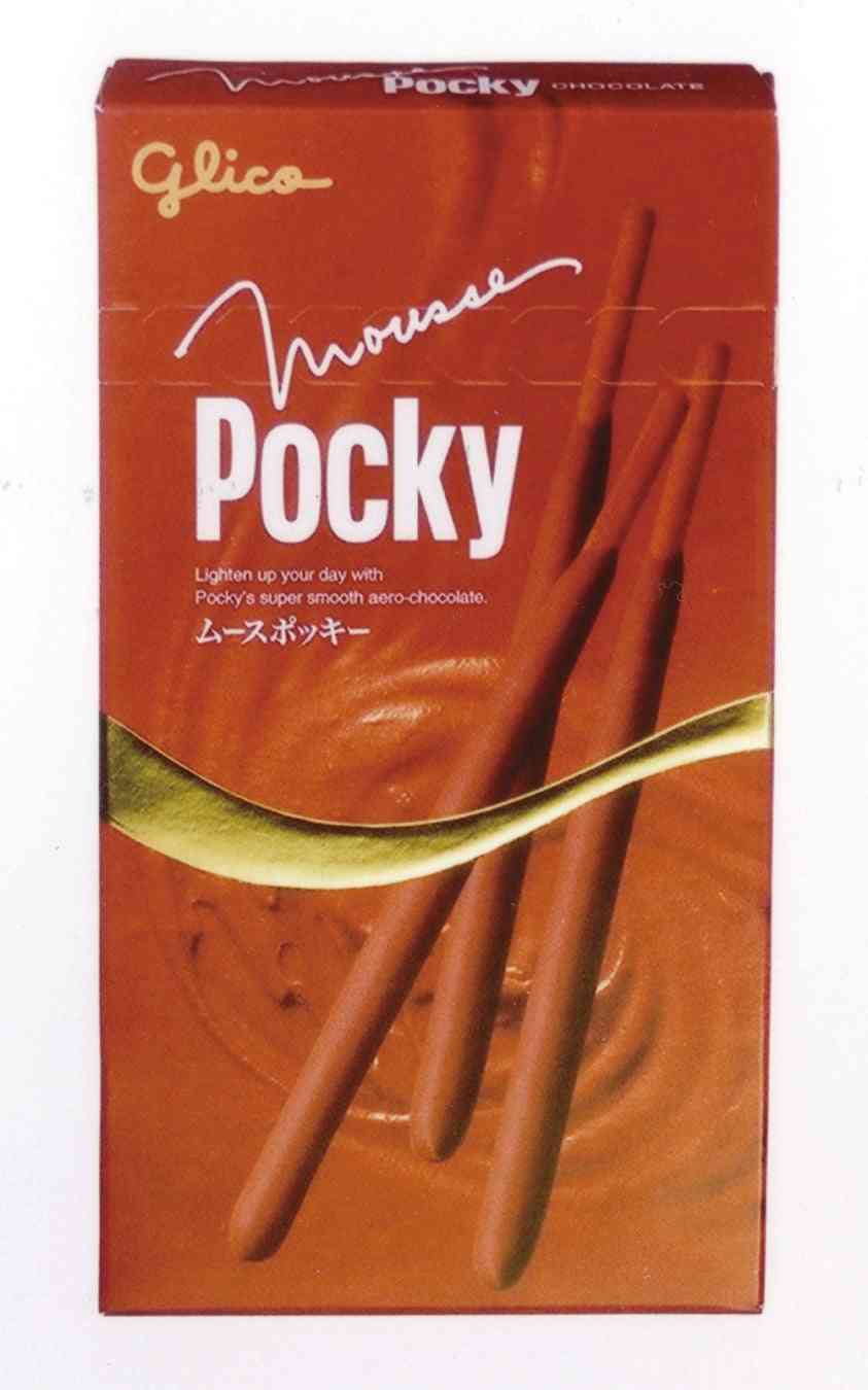 懐かしいパッケージを貼るトピ