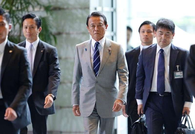 「麻生さんがマフィアw」石破首相と会談→麻生太郎氏84歳がギャングファッションで現る　ネット「笑える」「84歳全然見えん」「麻生・菅・岸田のメンツ怖すぎる」
