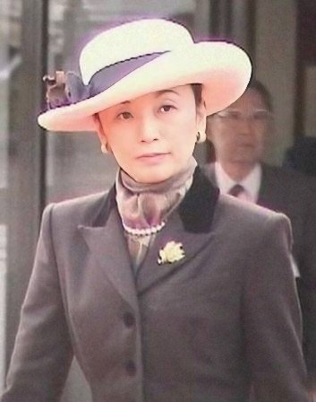 「麻生さんがマフィアw」石破首相と会談→麻生太郎氏84歳がギャングファッションで現る　ネット「笑える」「84歳全然見えん」「麻生・菅・岸田のメンツ怖すぎる」
