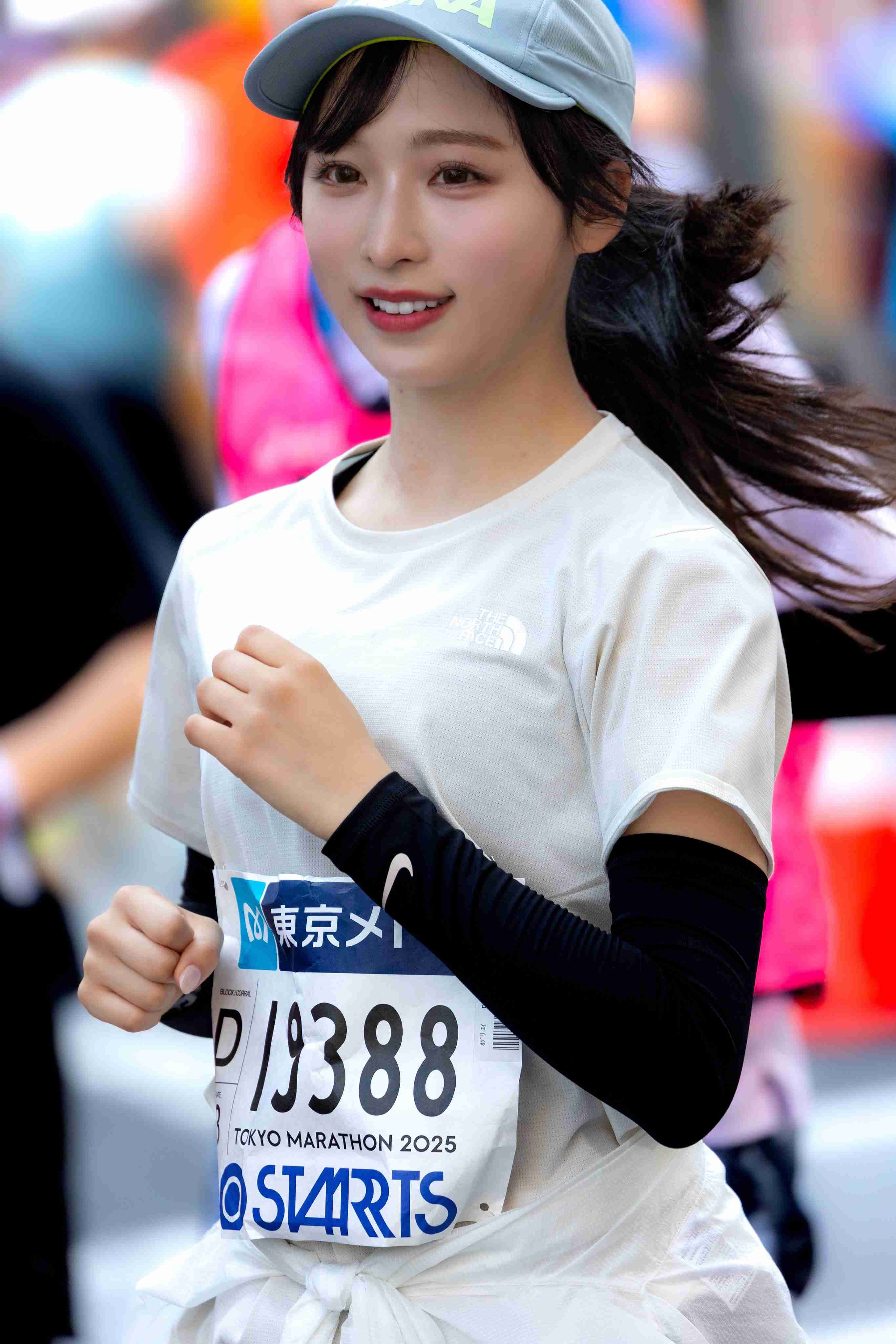 運動会で必死に走る小6女子　→アイドルに憧れた結果…6年後の姿に「垢抜けすぎて別人」「破壊力やばすぎる」「こうなりたい」
