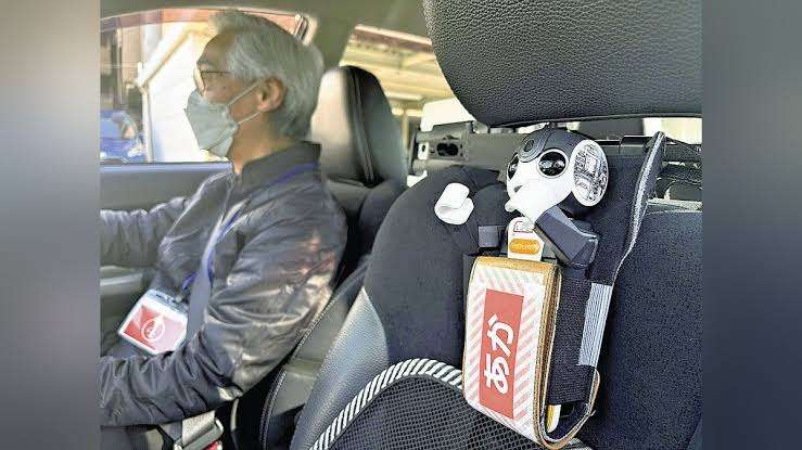 70代女性が運転する高齢者施設の送迎車が電柱に衝突　80代男性が心肺停止、5人重傷 3人軽傷　東京・町田市　警視庁