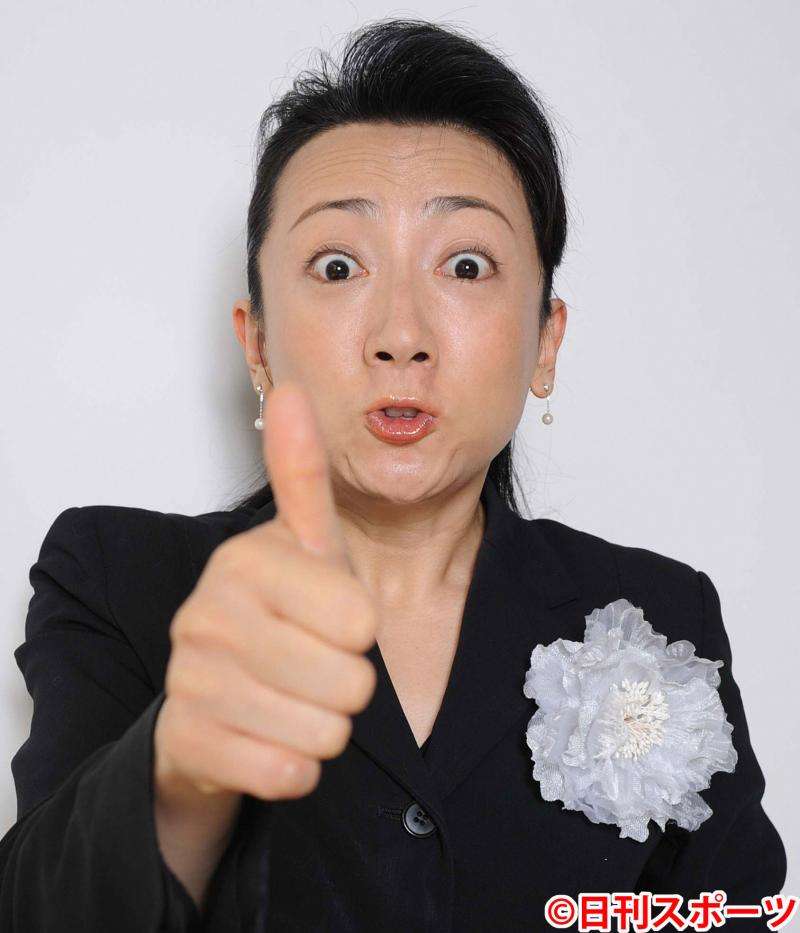 足元が見えるコーデのとき、靴下?ストッキング?素足?
