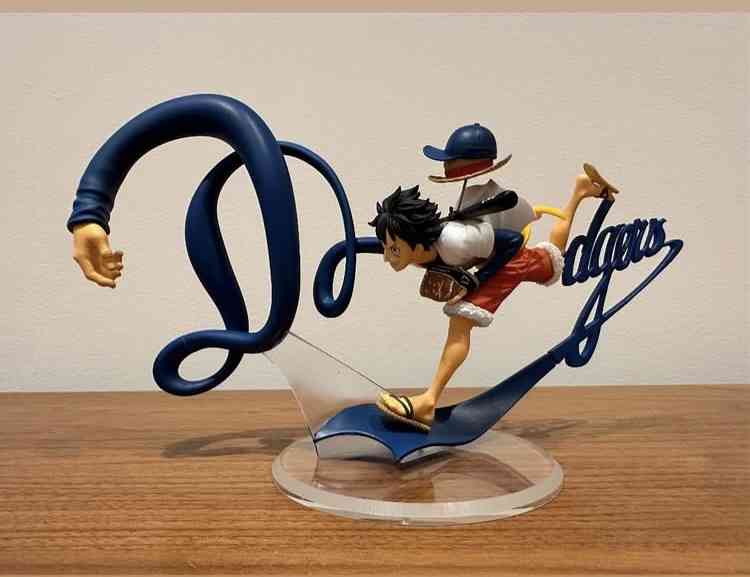 ド軍戦、ワンピースグッズ求め大行列　5時間前から…始球式には“ナミ役”女優登場