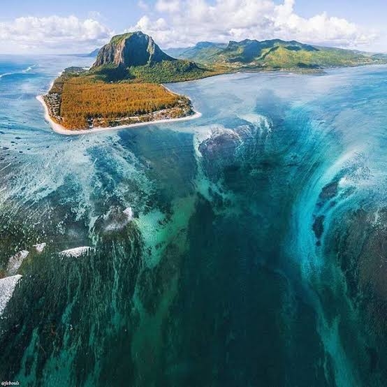 【世界の観光地】恐怖を感じる絶景が見たい！