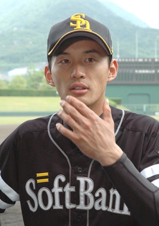 元プロ野球選手(43)を女子高校生への不同意性交容疑で再逮捕、6月にも不同意わいせつ容疑で逮捕 福岡ソフトバンクホークスで「堂上隼人」の名前でプレー 過去には強制わいせつ罪で実刑判決も