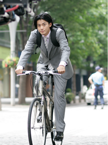 小栗旬、13年ぶりの王道ロマコメ!Netflixシリーズ「匿名の恋人たち」ティーザー予告公開