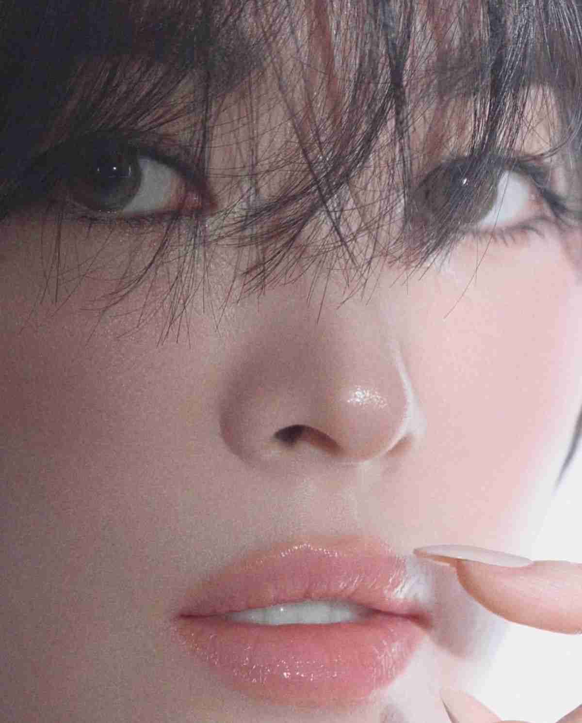 コーラルピンクのコスメ