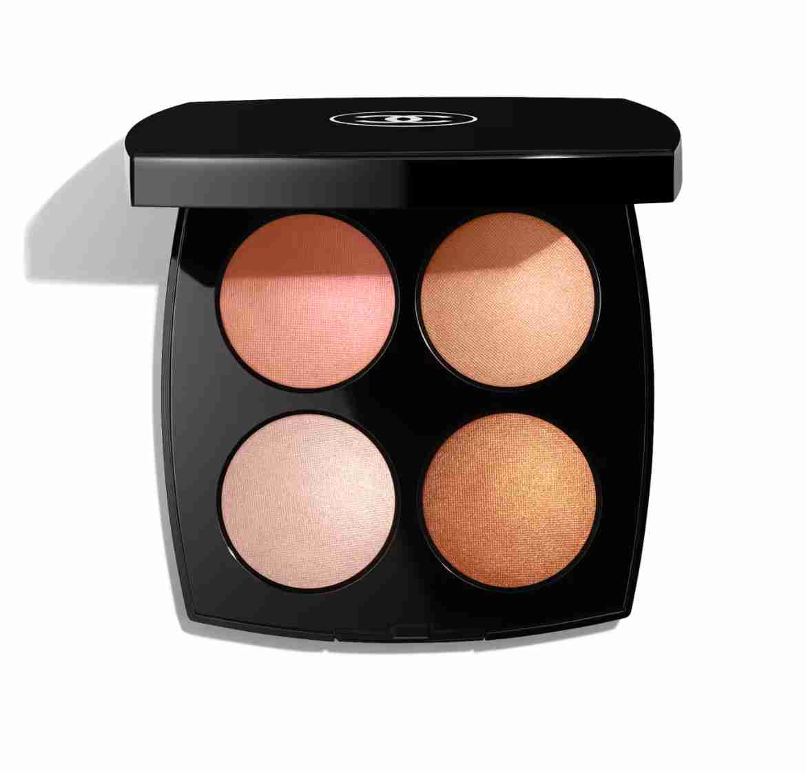 コーラルピンクのコスメ