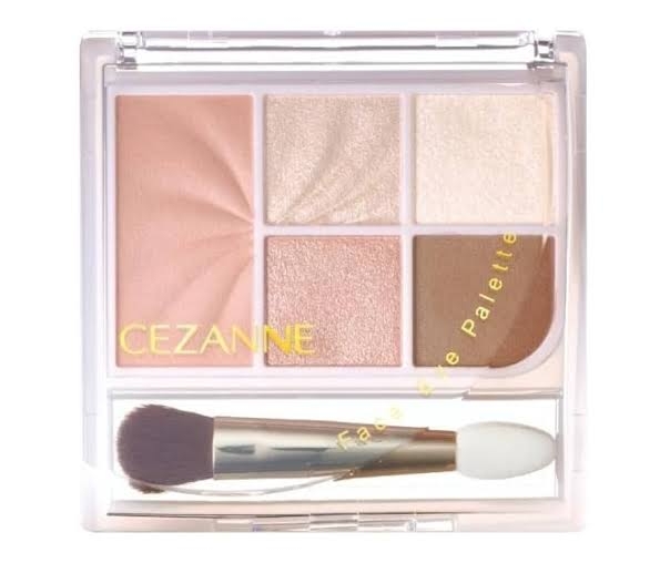 コーラルピンクのコスメ