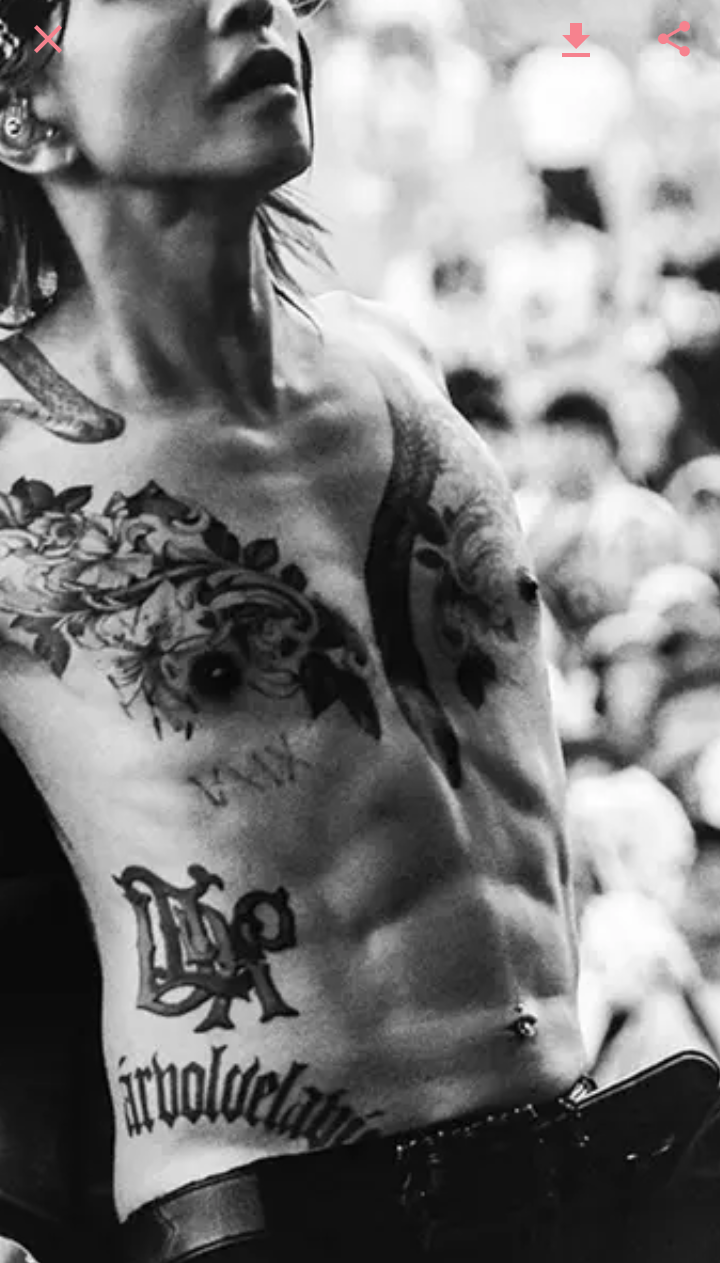 「今こんなにタトゥーあるの?!」HYDE 56歳の“激変近影”にネット衝撃