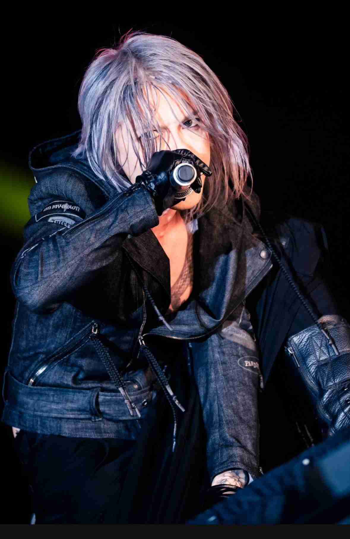 「今こんなにタトゥーあるの?!」HYDE 56歳の“激変近影”にネット衝撃