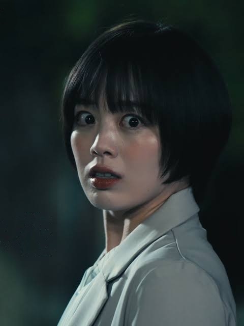 鋭い目つきの人が好き