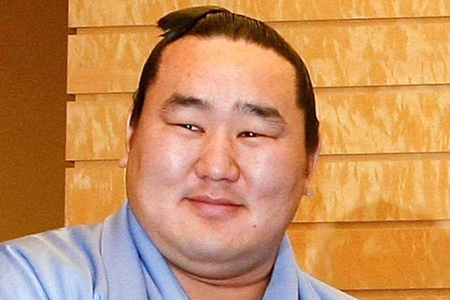 鋭い目つきの人が好き
