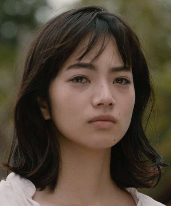 鋭い目つきの人が好き