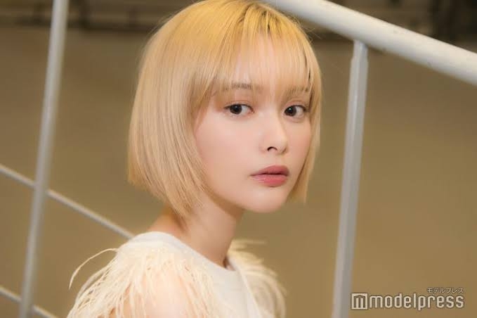 お人形さんみたいに見える有名人の画像PART3