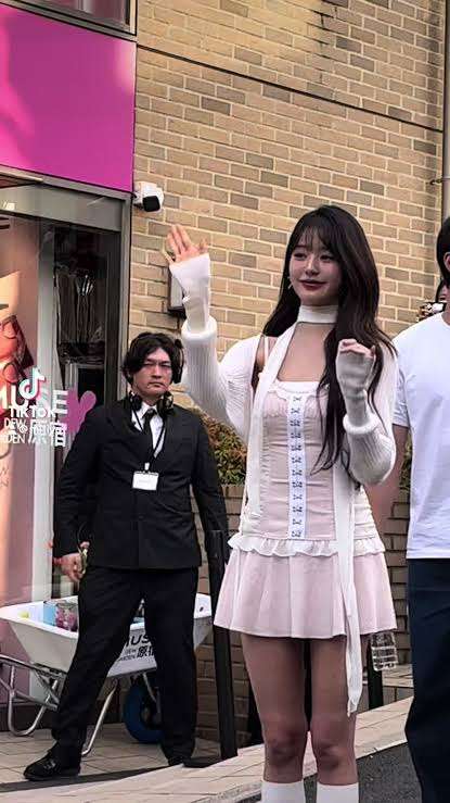 お人形さんみたいに見える有名人の画像PART3