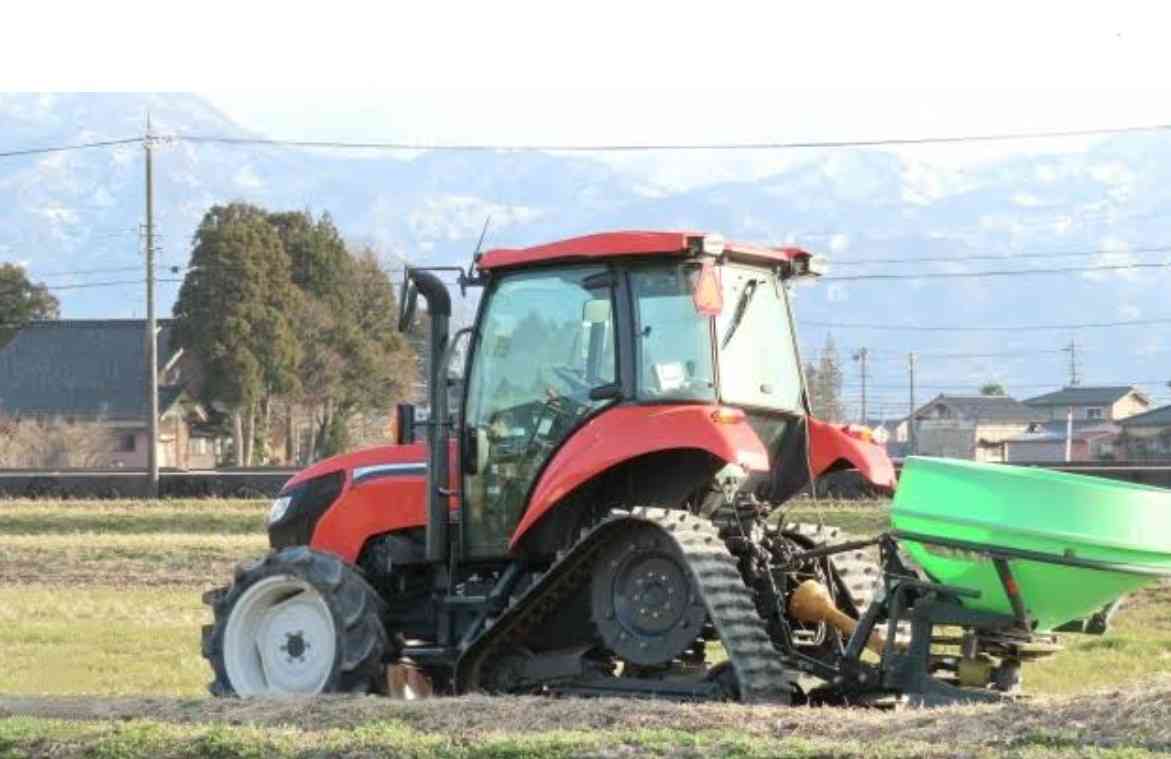 ミス慶應候補、超高級車とのプライベートショットに反響「成功者の車やん」「ロマンすぎる！」「大富豪」