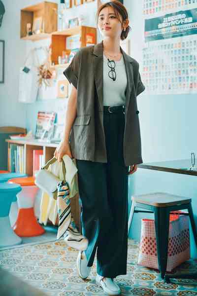 「ブラトップって見せていいんだ！」恥ずかしさゼロの“下着っぽくならない着方”をスタイリストが解説