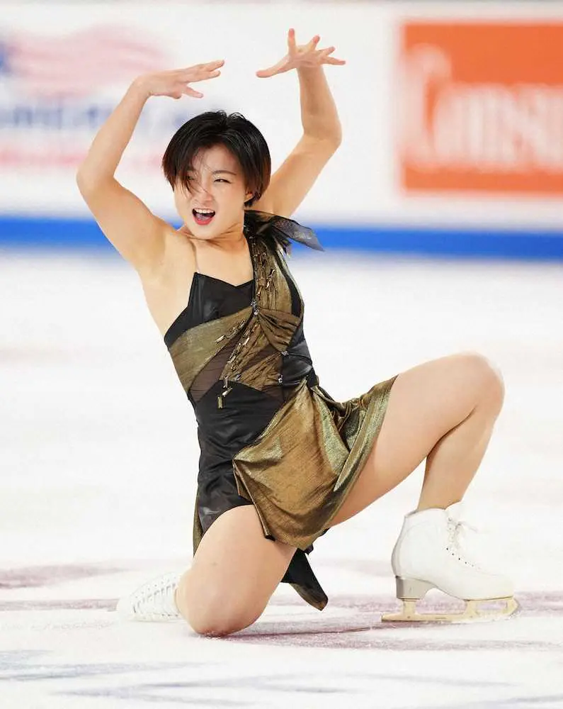 本田真凜、1st写真集発売当日に重版決定で3刷に 氷上とは違う“素顔”を詰め込んだ1冊
