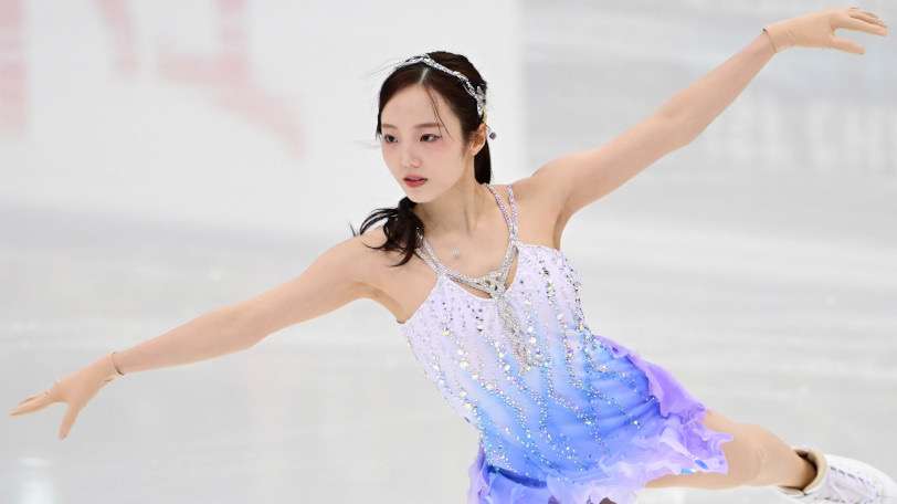 本田真凜、1st写真集発売当日に重版決定で3刷に 氷上とは違う“素顔”を詰め込んだ1冊