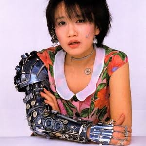 令和の若者からは「Adoに似てる」なんて意見も…　“シティポップじゃない昭和曲”　戸川純の85年発表作品が海外で怪ヒットのワケ