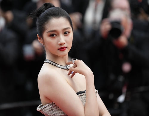 《年内結婚報道》橋本環奈と中川大志の「結婚生活」に立ちはだかる“1万kmの距離” 2人の異なる“海外進出の希望先”