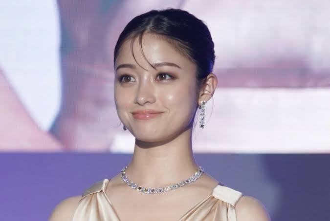 《年内結婚報道》橋本環奈と中川大志の「結婚生活」に立ちはだかる“1万kmの距離” 2人の異なる“海外進出の希望先”