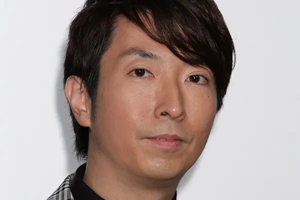 「急にパンツを下ろし、局部を露出し…」　国分太一がバーで女性相手に“大暴走”した過去　「即興で食レポ」などサービス精神旺盛な一面も