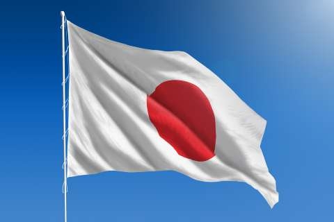 「×」日の丸で参政党の演説に抗議→梅村みずほ氏「悲しき日本の異常な現状」と嘆き「国旗損壊罪」必要と説く