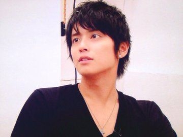 手越祐也、7年ぶりのドラマ出演＆黒髪イメチェン！　“心優しきゲイ”及川光博の恋の相手役