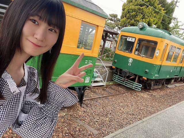 《しゃがめってマジで！》“撮り鉄”たちが天皇皇后両陛下のお召し列車に殺到…駅構内は厳戒態勢に　JR東日本「トラブルや混乱が発生したとの情報はありません」