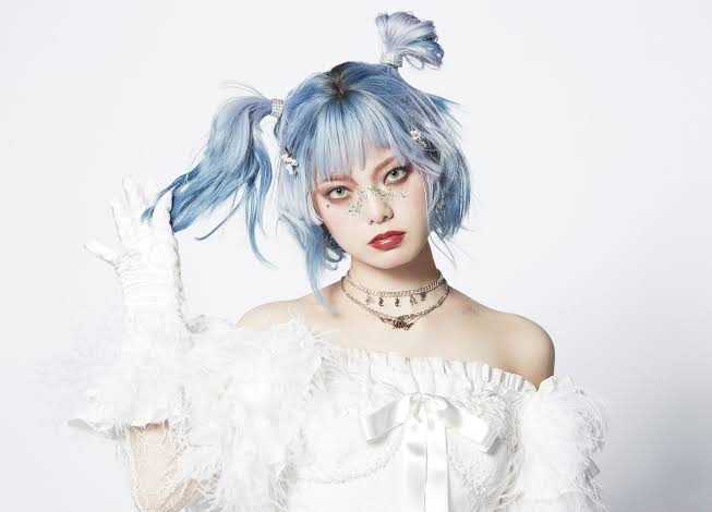 「タトゥー入れたん？」元欅坂・平手友梨奈　右腕に「前衛的な絵柄」発見もファンが好意的なワケ
