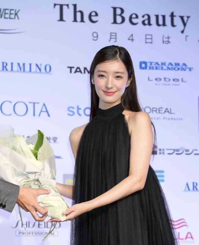 元人気カップルYouTuber、高級ジュエリーブランド広告起用に飛び出す異論「ハイブラ×YouTuber」コラボで繰り返される“炎上”