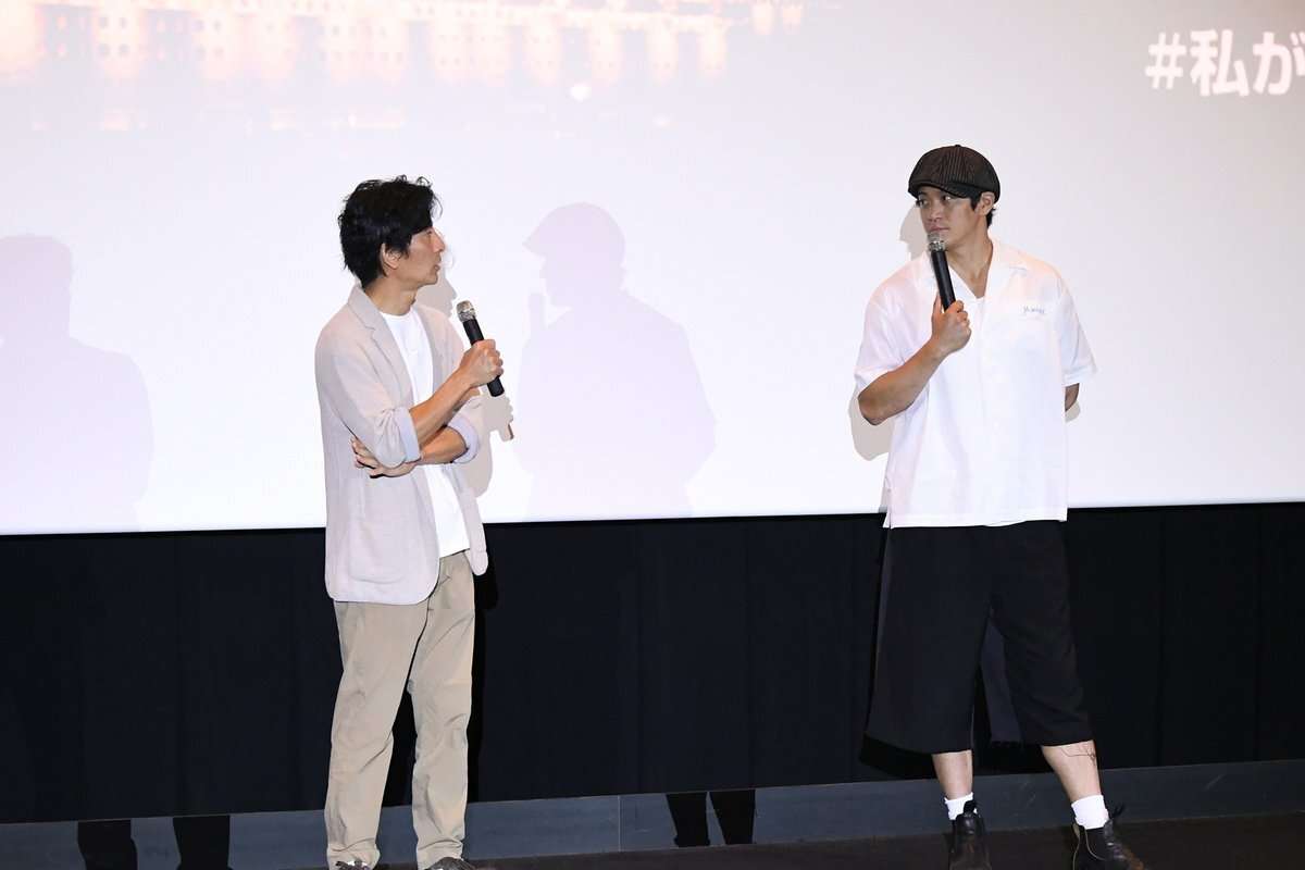 【独自】小栗旬、沖縄旅行で見せた“オーラなし”パパ姿…社長業の傍ら2カ月連続の「家族サービス」