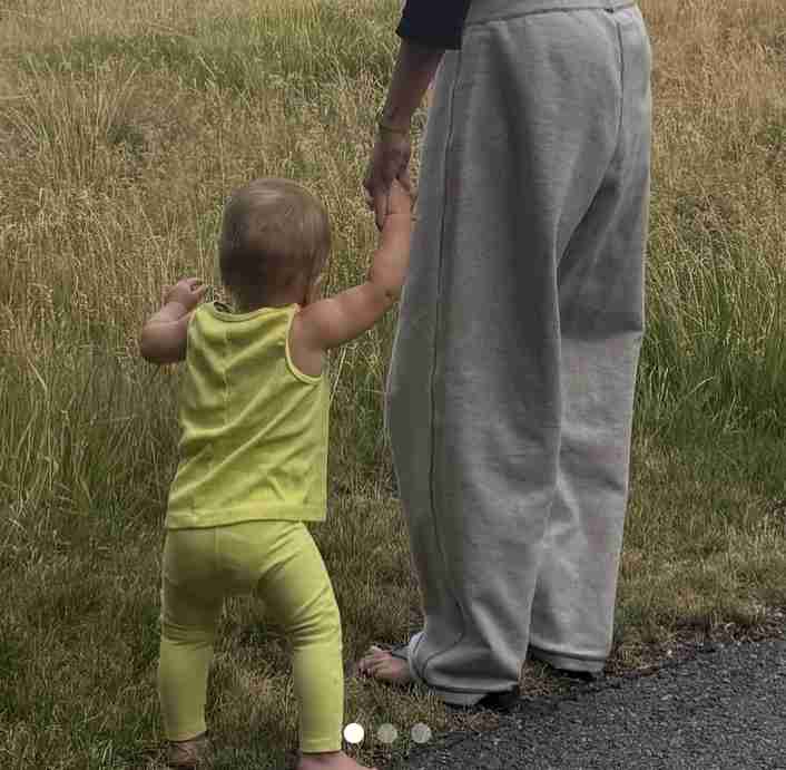 セレーナ・ゴメス、音楽プロデューサーのベニー・ブランコと結婚！ウェディングドレス姿で報告