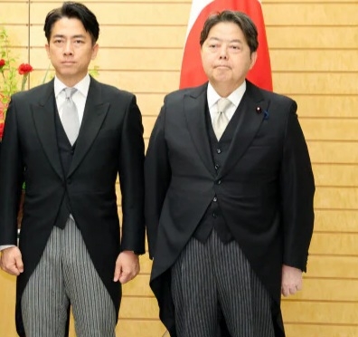 高市早苗氏を応援する議員にまとわりつく裏金、旧統一教会　小林鷹之氏の出馬には「保守の票が割れる」の声