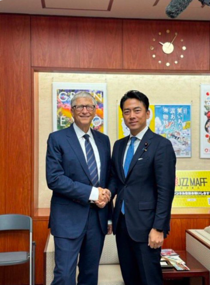 小泉農水相、モザンビーク大統領に「けん玉」実演　TICAD夕食会、アフリカ支援を強調