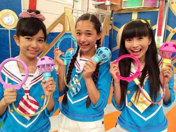 白本彩奈が「ポッキー」新イメージキャラクターに「革命的な驚き」新CMで真っ赤な衣装姿披露