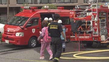 タレント・林家ペーさんと林家パー子さんが住む部屋で火事 東京・北区のマンションが現在も延焼中 けが人なし
